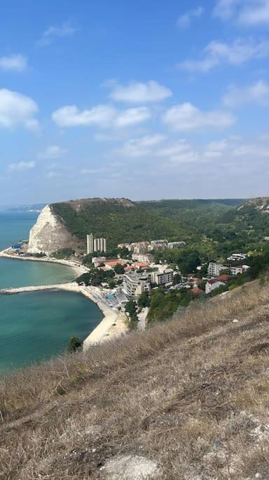 Spacious Fully Furnished Studio In Kavarna Apart Hotel Extérieur photo