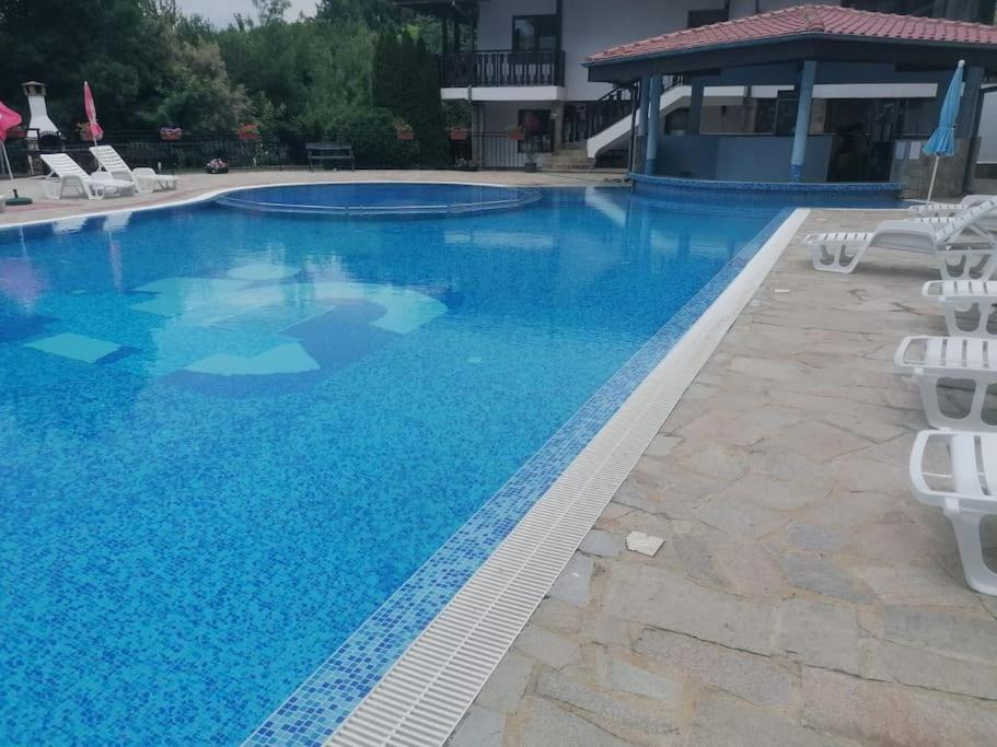 Spacious Fully Furnished Studio In Kavarna Apart Hotel Extérieur photo