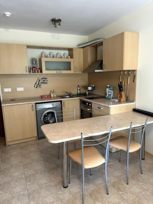 Spacious Fully Furnished Studio In Kavarna Apart Hotel Extérieur photo